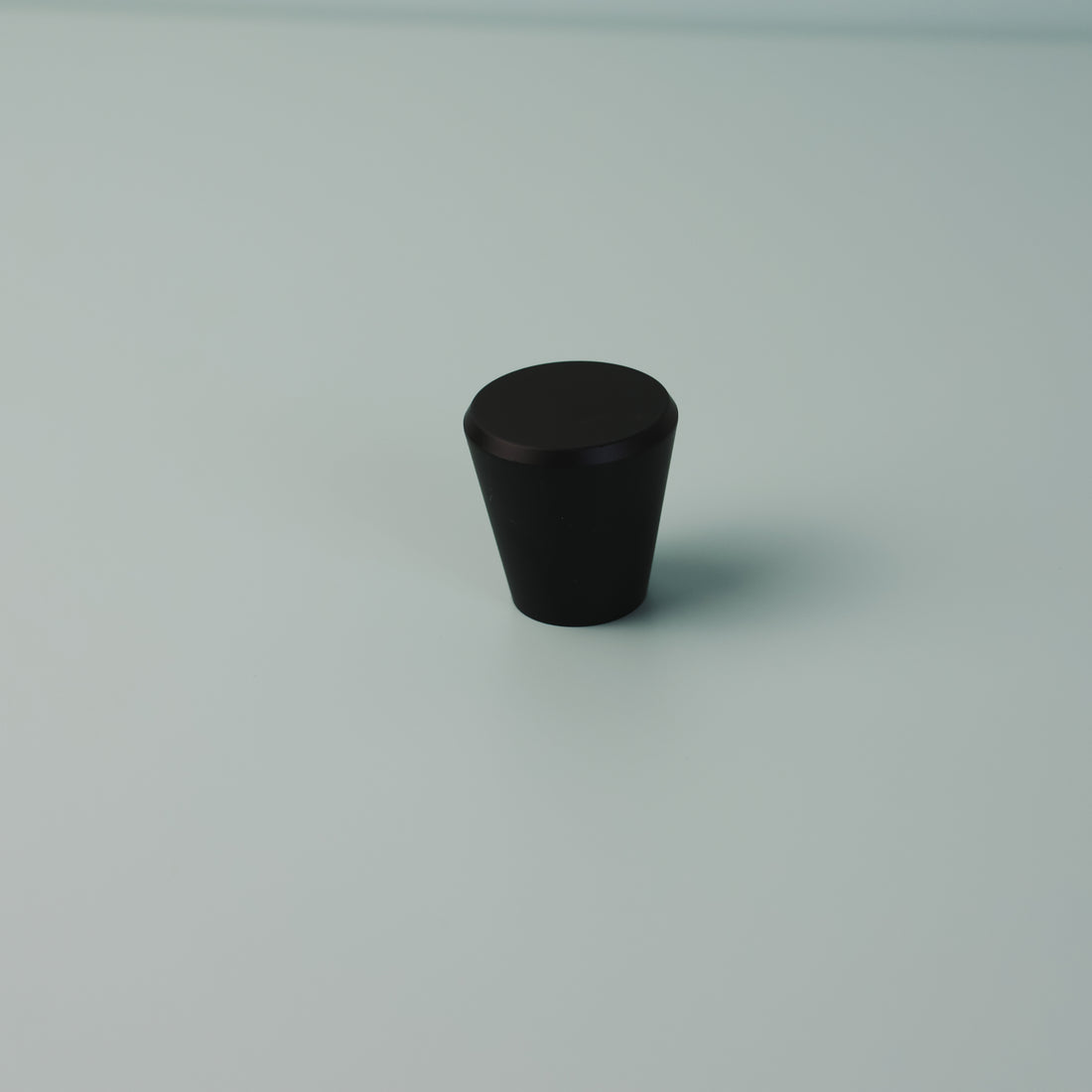 Adelaide Knob Matte Black